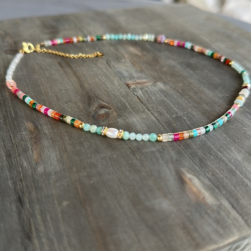 🩷💚Dainty, colorful, natural stone beaded necklace🧡🤍
